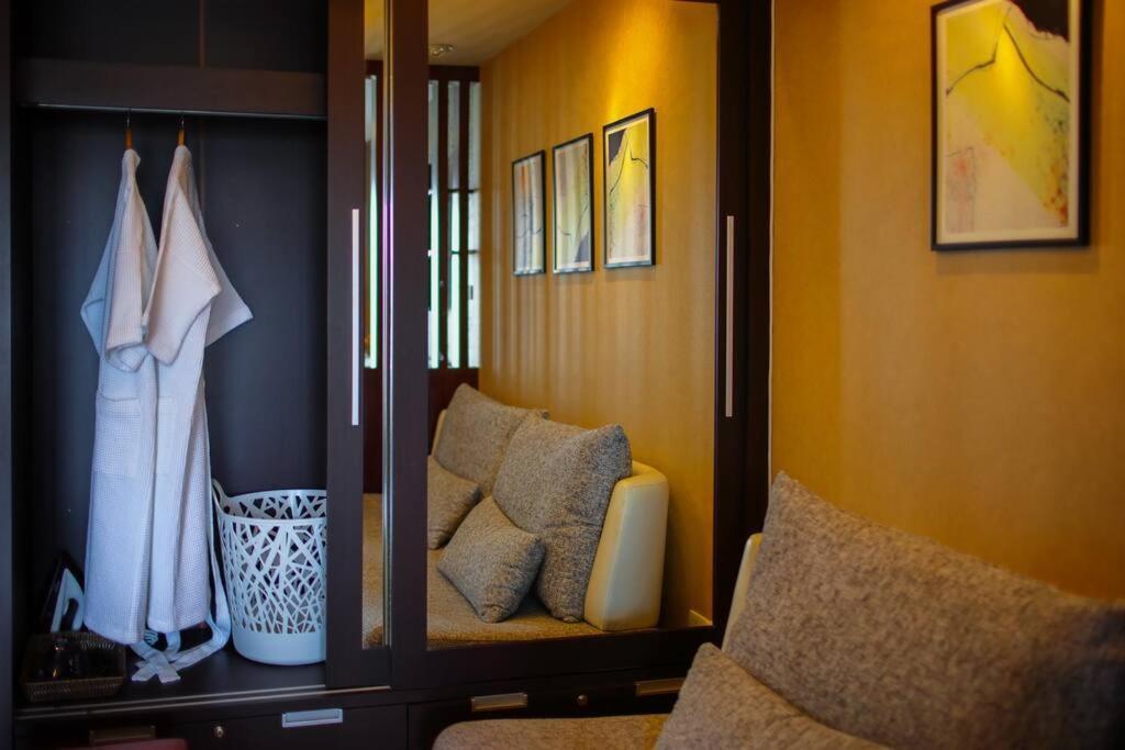 Ferienwohnung Luxury Living In Heart Of Nimman Chiang Mai Exterior foto